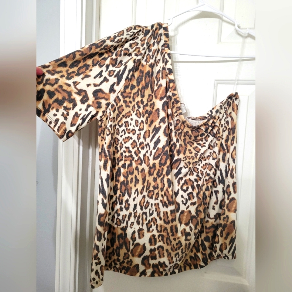 Leapard One Shoulder Top